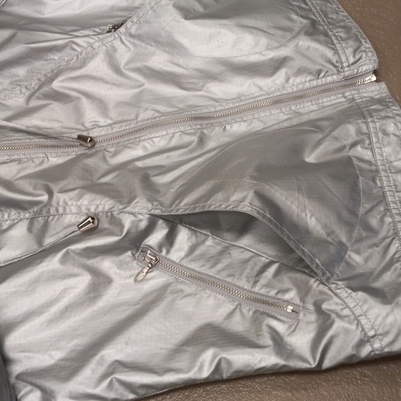 Zenergy By Chico's Silver, Nylon, 4 Pocket, Mesh Lined  Rain Coat - Picture 11 of 12